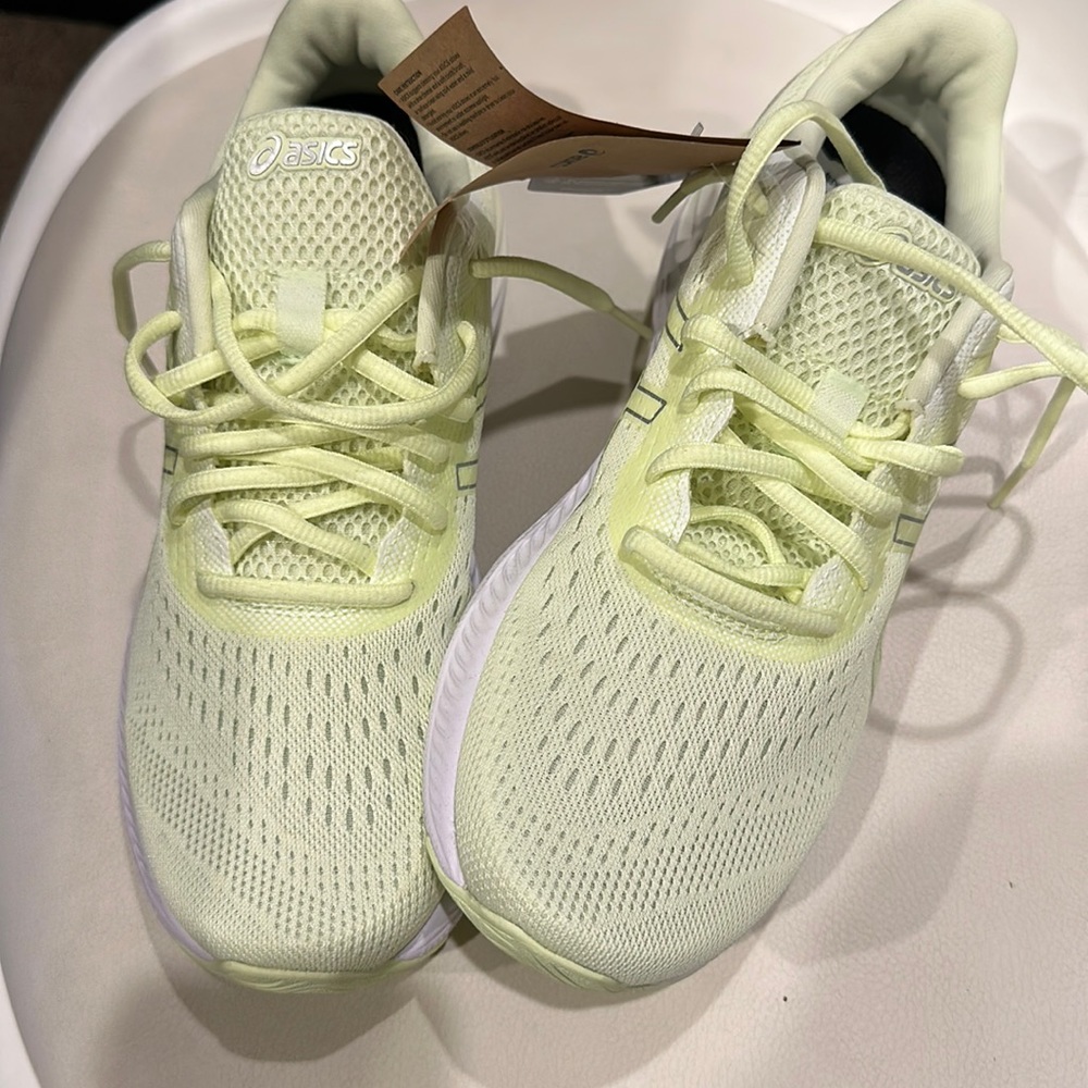 New ASICS Running shoes W9.5, neon green